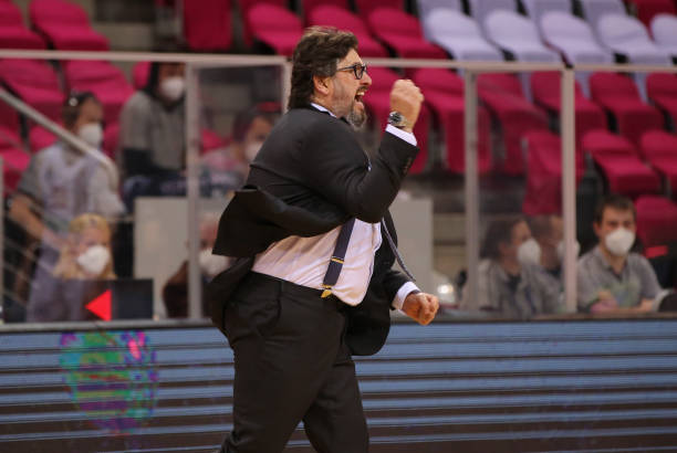 大范围传球 大范围传球