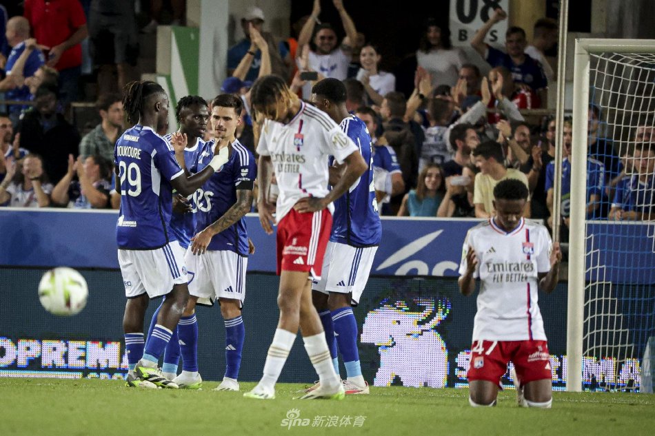 之间隔着巨 之间隔着巨